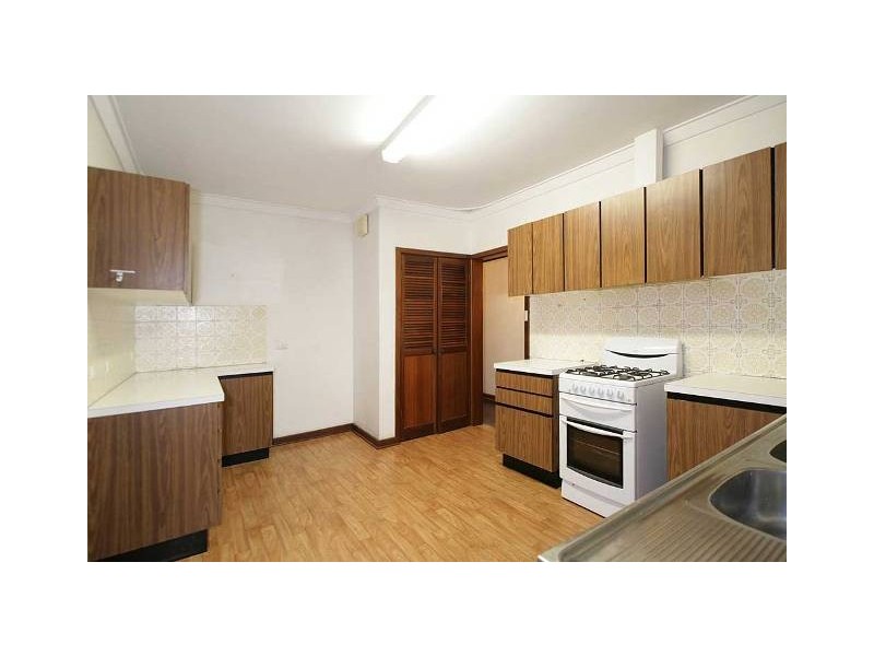 7 Nethercott Street, Huntingdale WA 6110