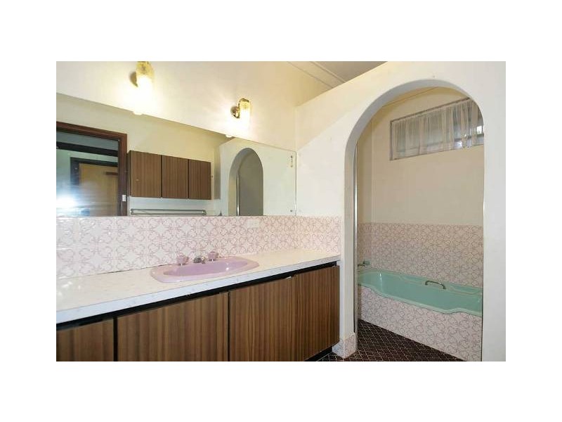 7 Nethercott Street, Huntingdale WA 6110