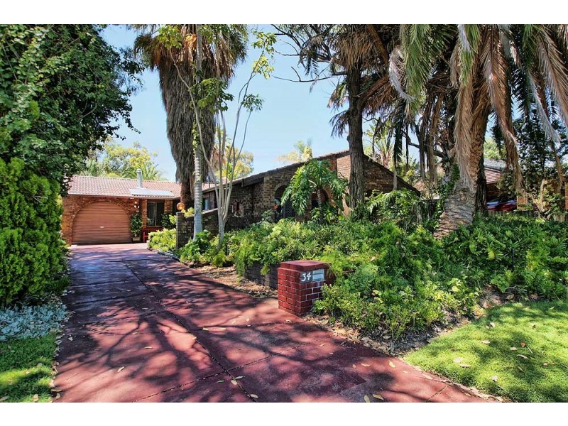 34 Sutherland Drive, Thornlie WA 6108