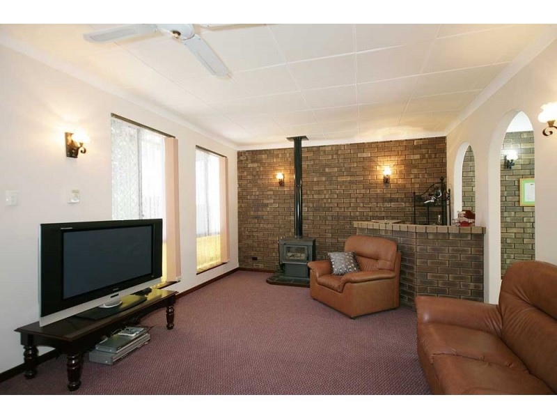 34 Sutherland Drive, Thornlie WA 6108