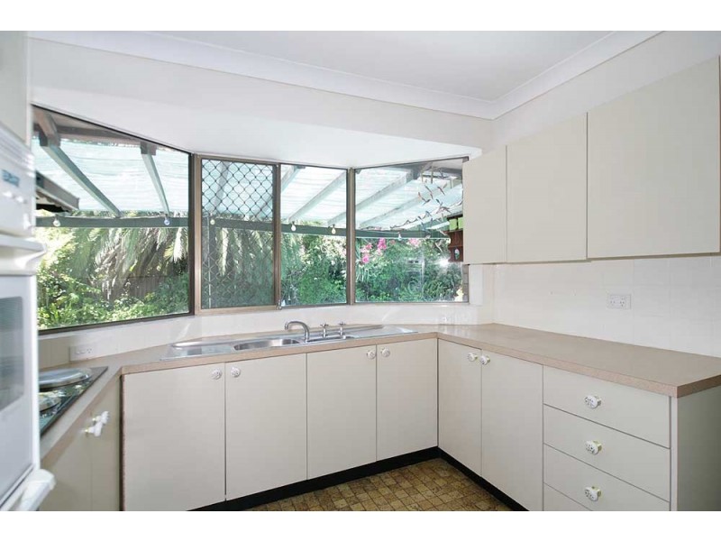 34 Sutherland Drive, Thornlie WA 6108