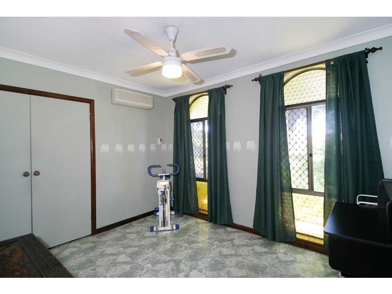 34 Sutherland Drive, Thornlie WA 6108