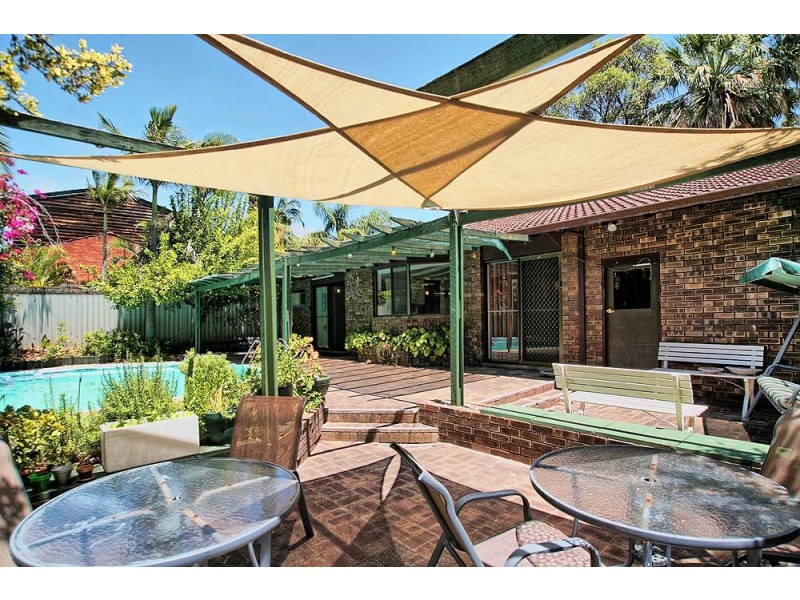 34 Sutherland Drive, Thornlie WA 6108