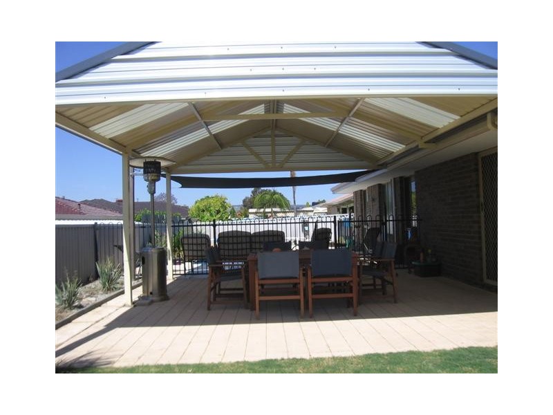 43 Challenger Drive, Thornlie WA 6108