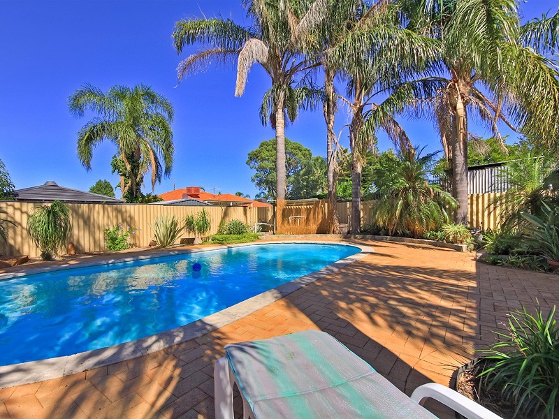61 Lyrebird Way, Thornlie WA 6108