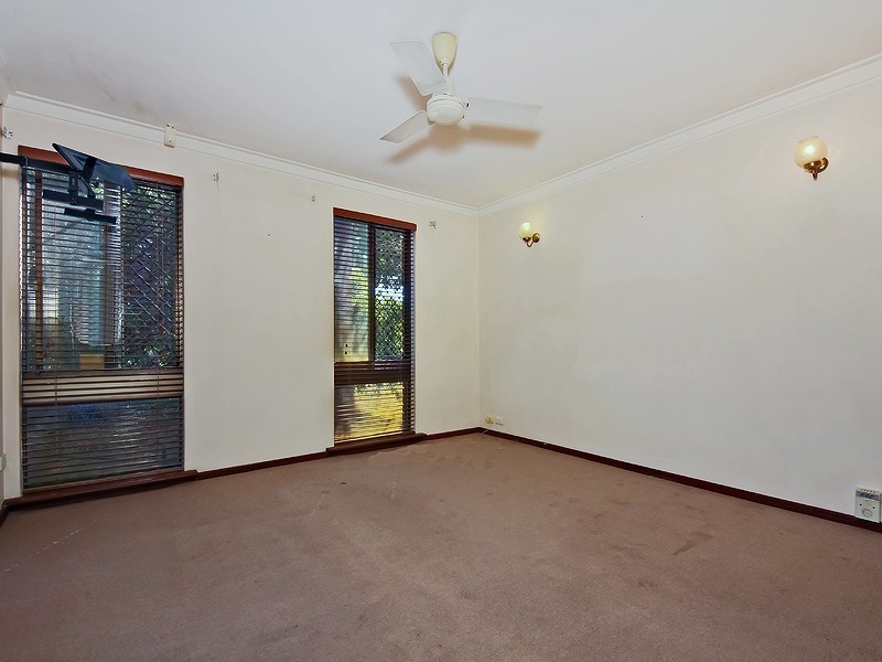 61 Lyrebird Way, Thornlie WA 6108