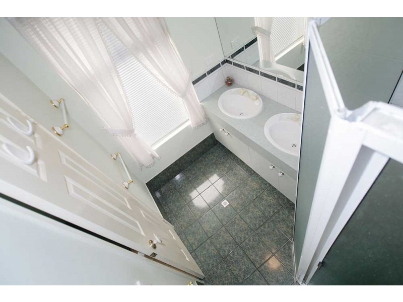 39 Sugarwood Drive, Thornlie WA 6108