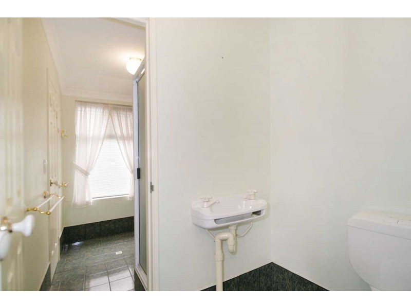 39 Sugarwood Drive, Thornlie WA 6108