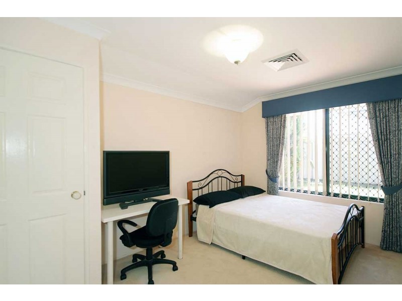 39 Sugarwood Drive, Thornlie WA 6108