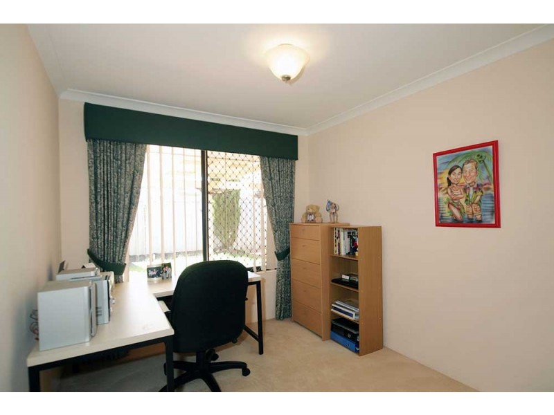 39 Sugarwood Drive, Thornlie WA 6108