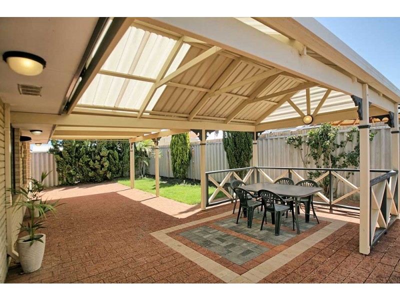 39 Sugarwood Drive, Thornlie WA 6108