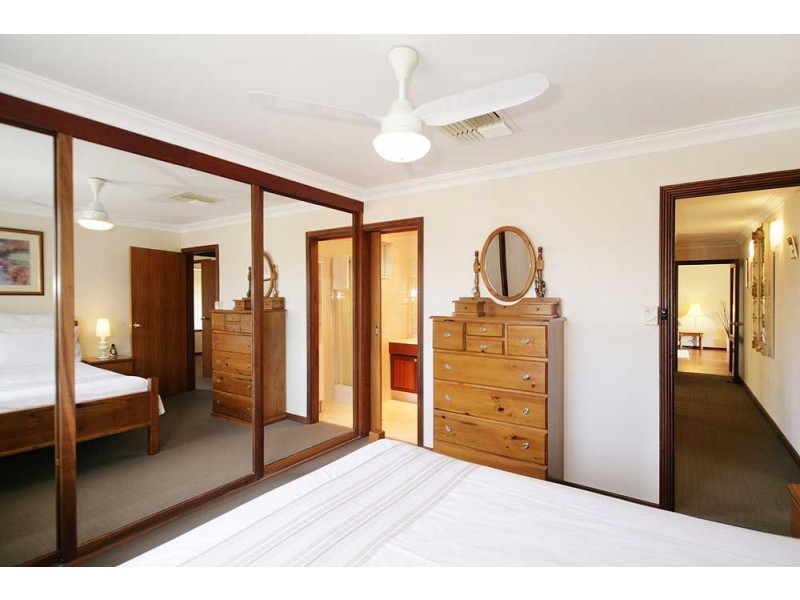 17 Jade Street, Mount Richon WA 6112