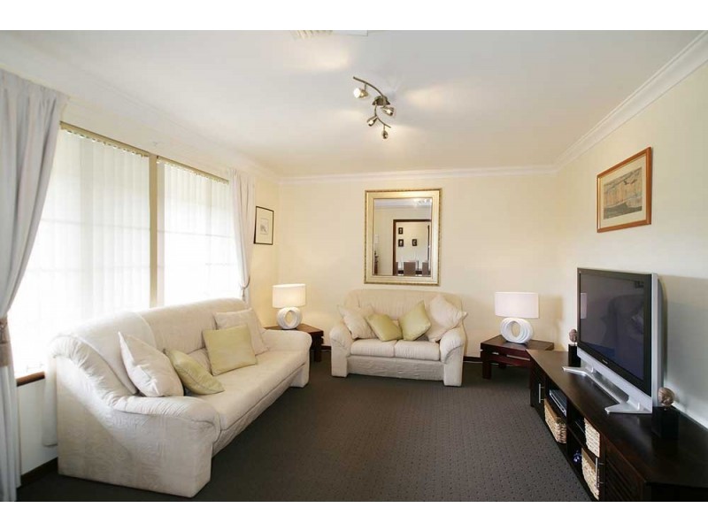 17 Jade Street, Mount Richon WA 6112