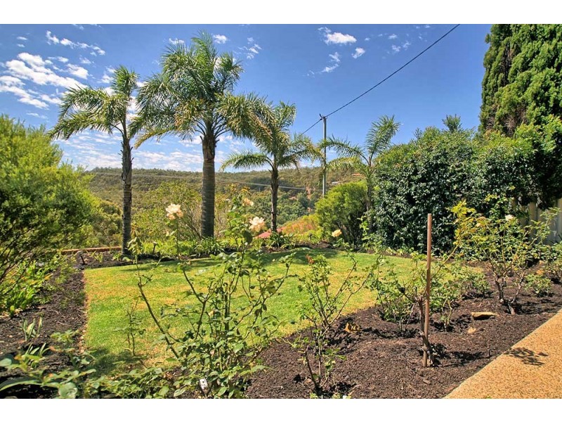 17 Jade Street, Mount Richon WA 6112