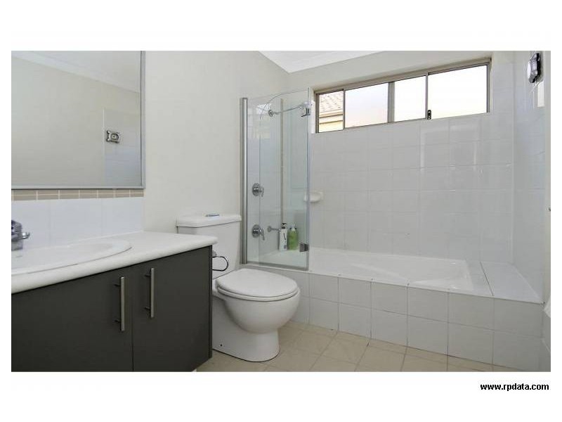 4, 42 Merrifield Avenue, Kelmscott WA 6111