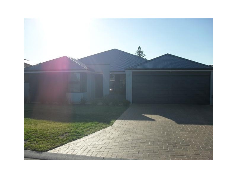 26 Tulip Way, East Cannington WA 6107