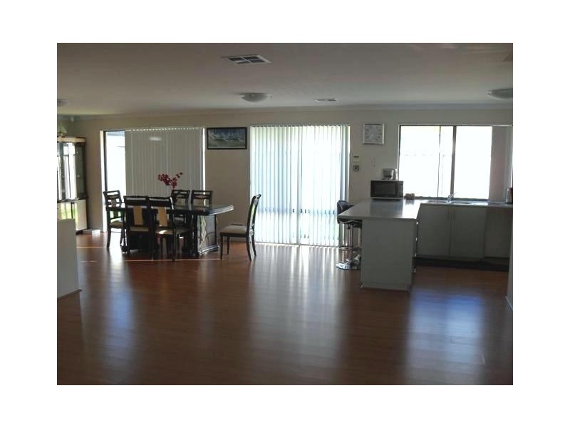 26 Tulip Way, East Cannington WA 6107