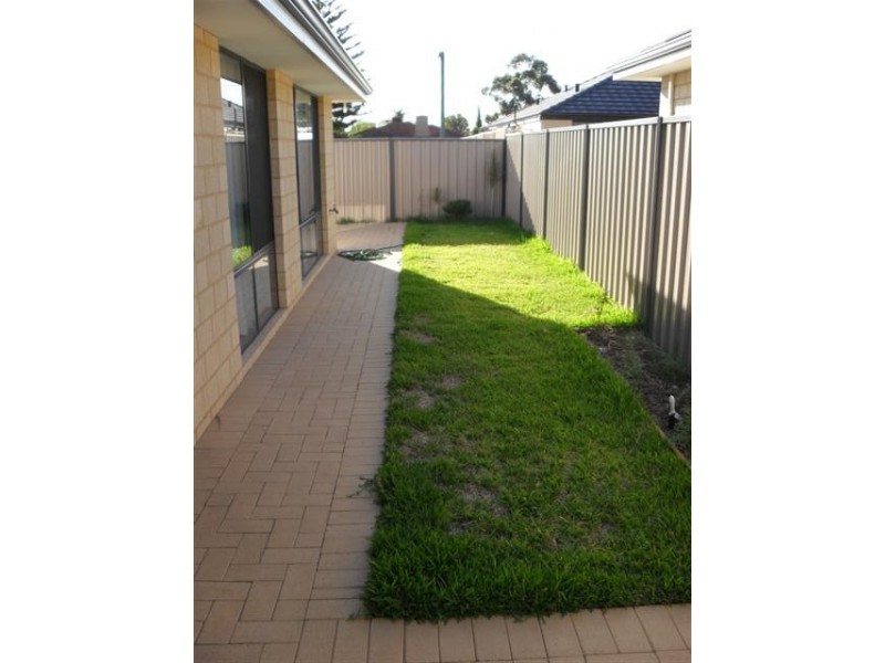 26 Tulip Way, East Cannington WA 6107