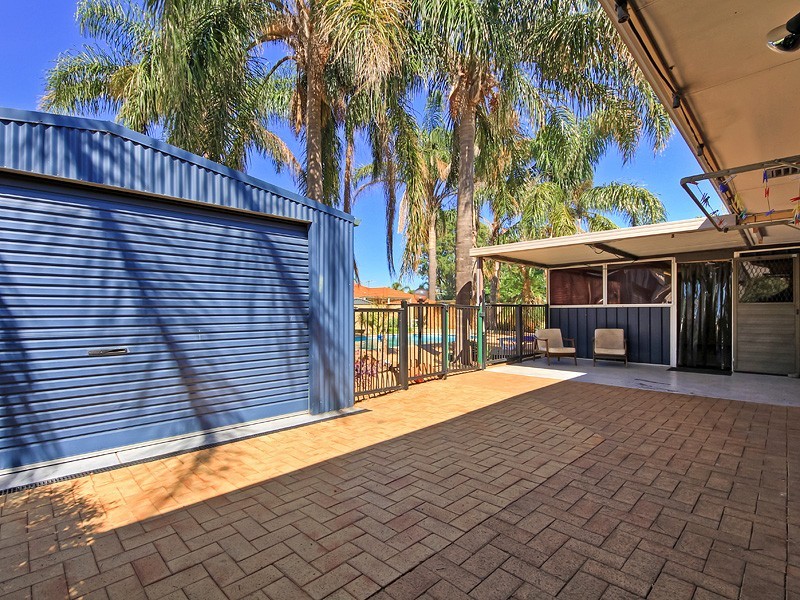 61 Lyrebird Way, Thornlie WA 6108