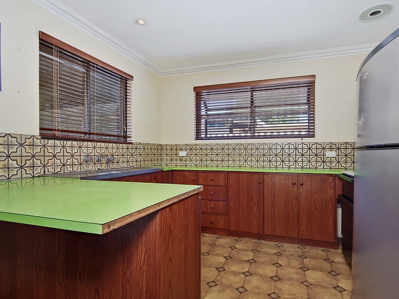 61 Lyrebird Way, Thornlie WA 6108