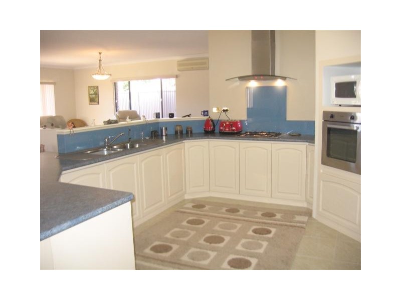 42 Parkview Drive, Southern River WA 6110