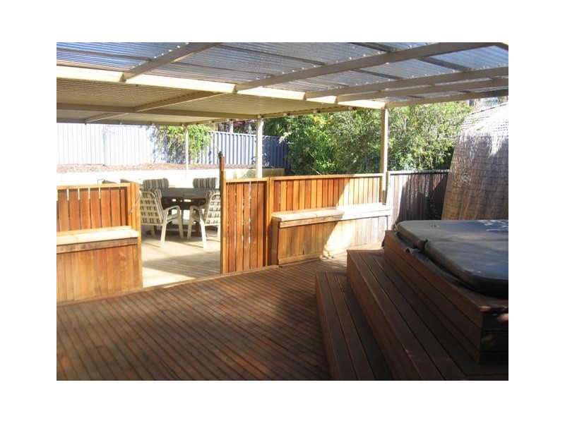 20 Honeysuckle Place, Thornlie WA 6108