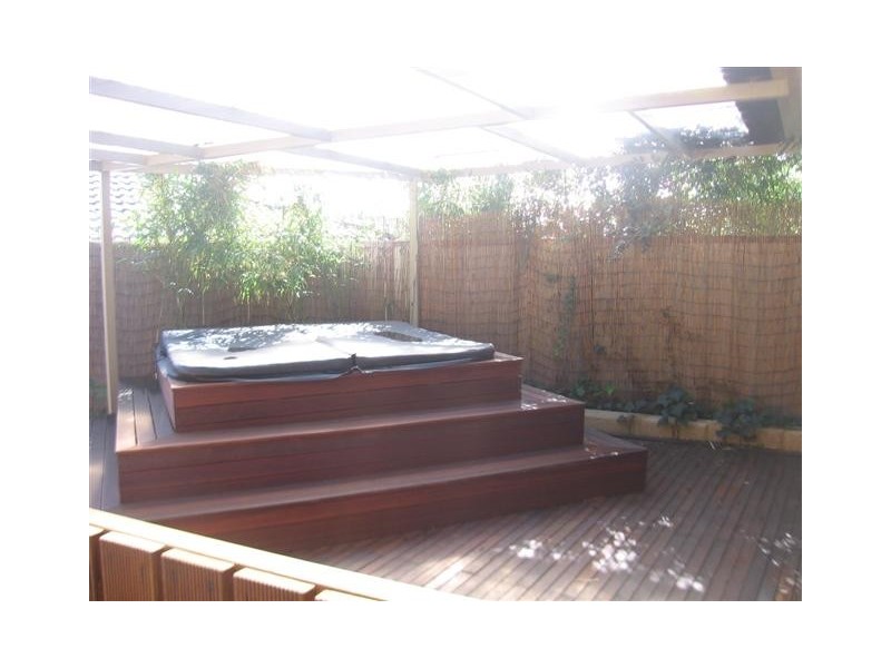 20 Honeysuckle Place, Thornlie WA 6108