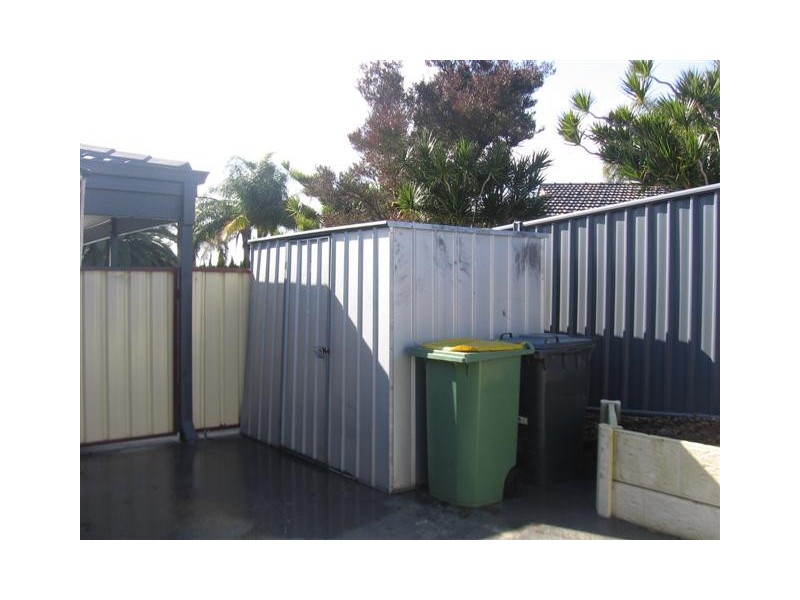 20 Honeysuckle Place, Thornlie WA 6108