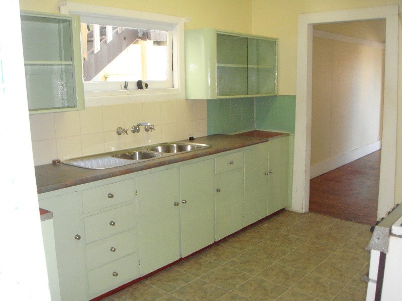 28 Griffin Road, North Curl Curl NSW 2099