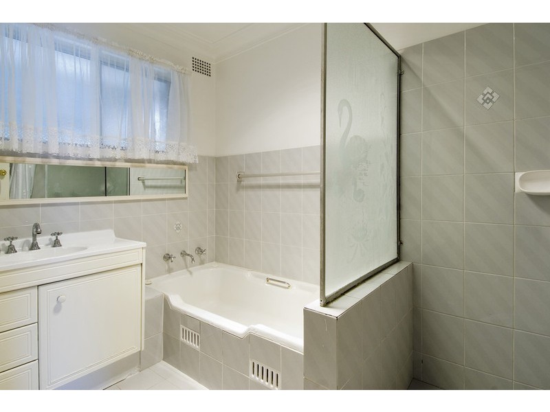 9 Cannons Parade, Forestville NSW 2087