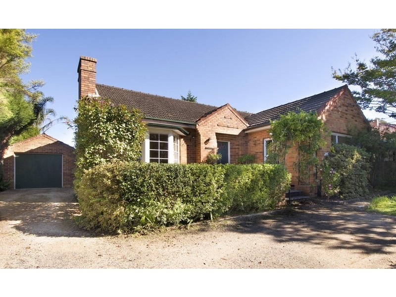 215 Warringah Road, Beacon Hill NSW 2100