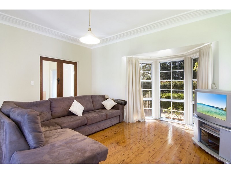 215 Warringah Road, Beacon Hill NSW 2100