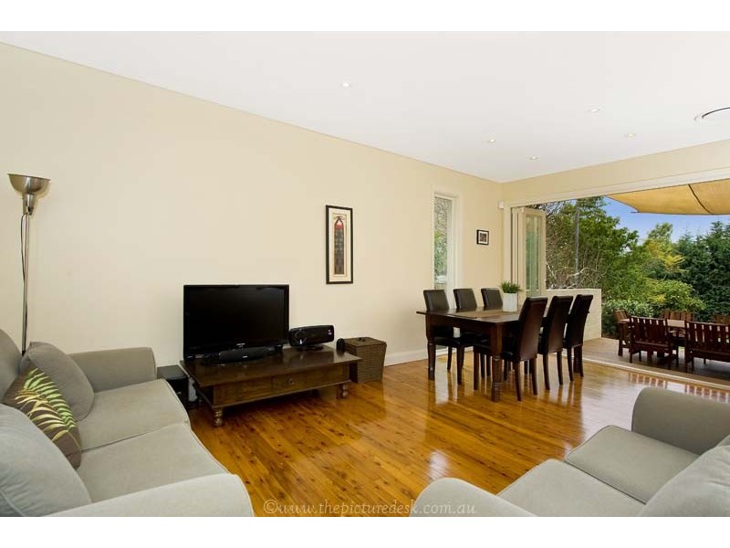 33 Karingal Crescent, Frenchs Forest NSW 2086