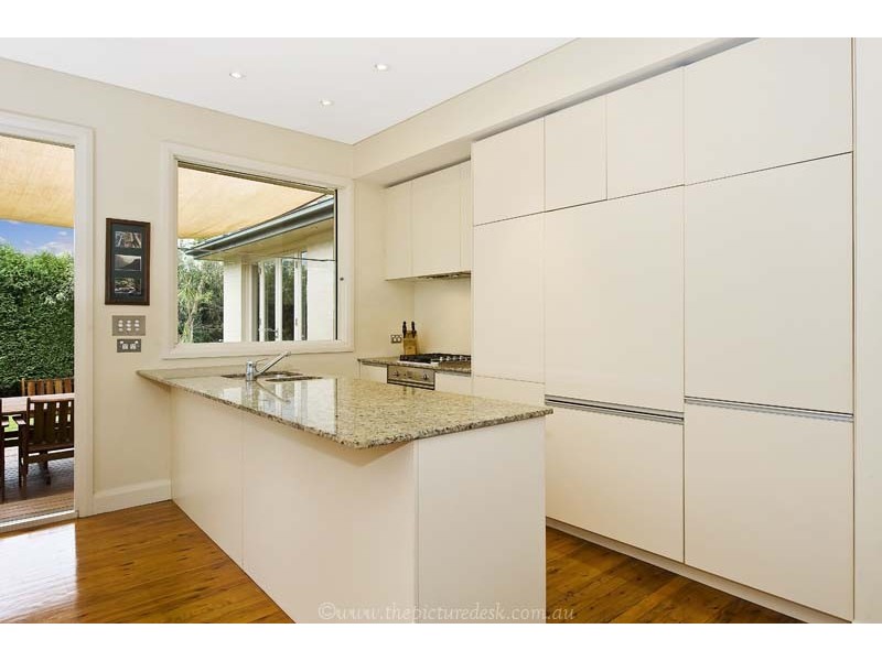 33 Karingal Crescent, Frenchs Forest NSW 2086