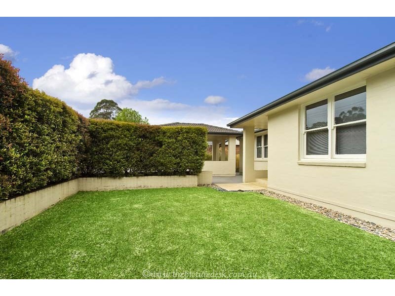 33 Karingal Crescent, Frenchs Forest NSW 2086