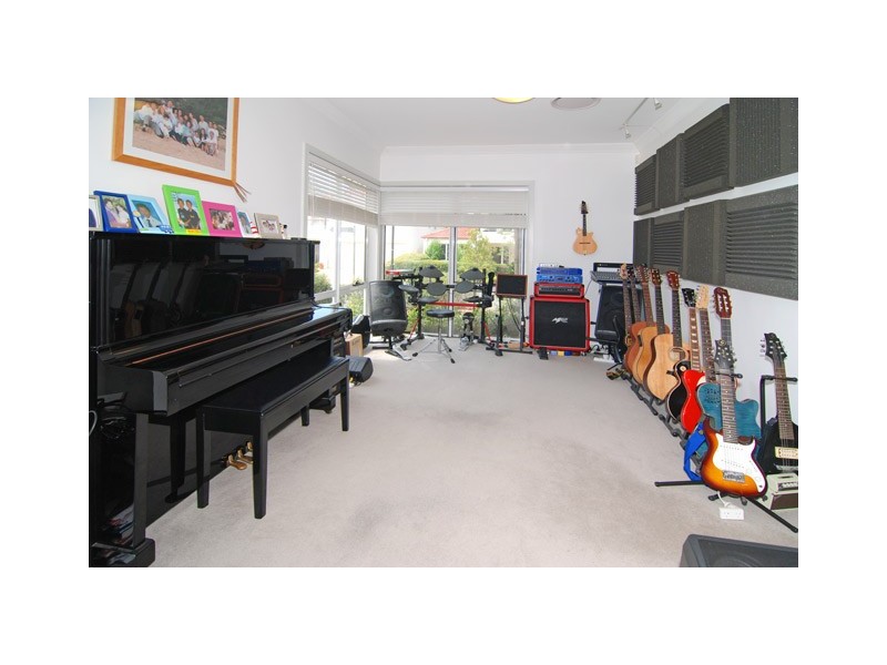 28 Seaview Parade, Belrose NSW 2085