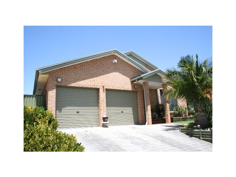 5 Dapto Close, Prestons NSW 2170
