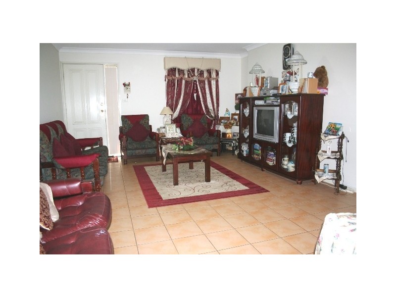4 Alt Close, West Hoxton NSW 2171