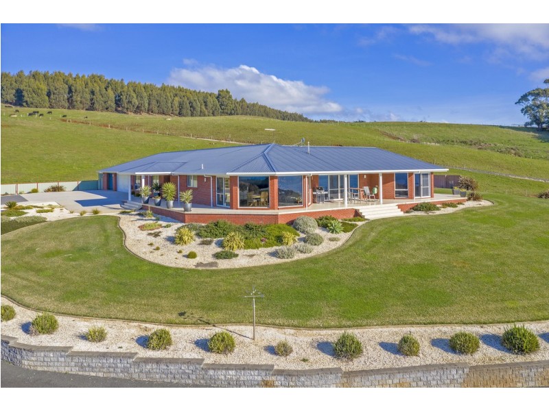 683 Penguin Road, Penguin TAS 7316