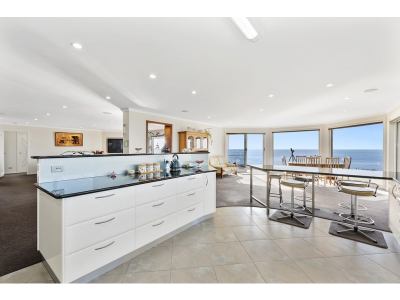 683 Penguin Road, Penguin TAS 7316