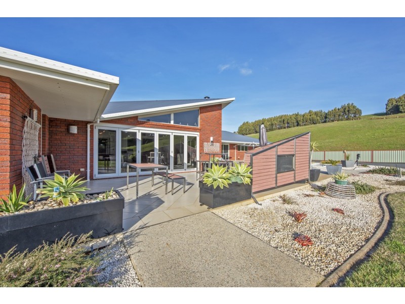 683 Penguin Road, Penguin TAS 7316