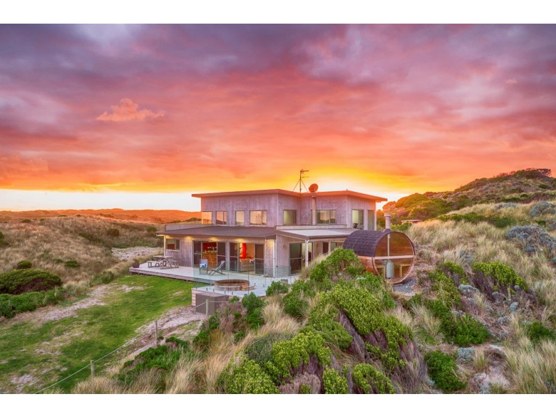 135 Barnes Road, Loorana TAS 7256