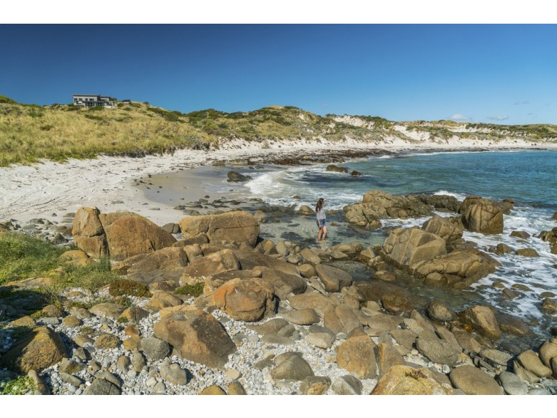 135 Barnes Road, Loorana TAS 7256