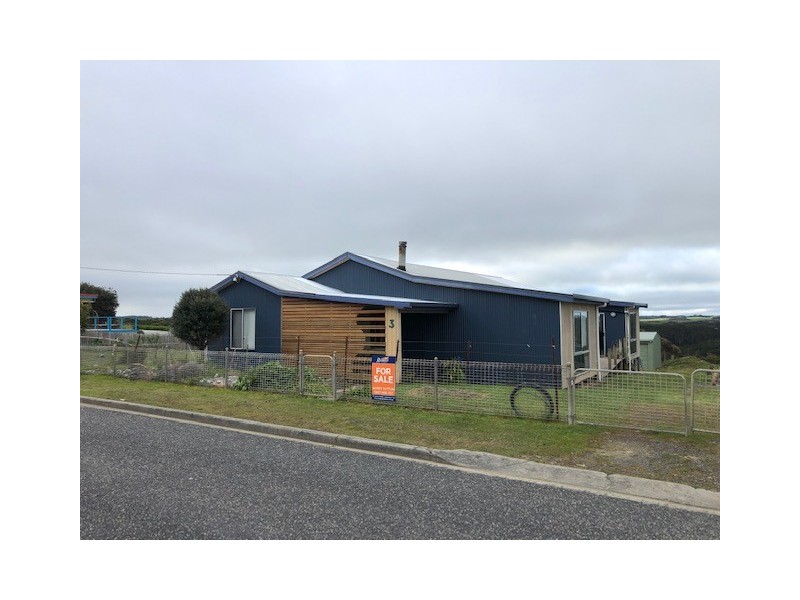 3 Banksia Street, Grassy TAS 7256