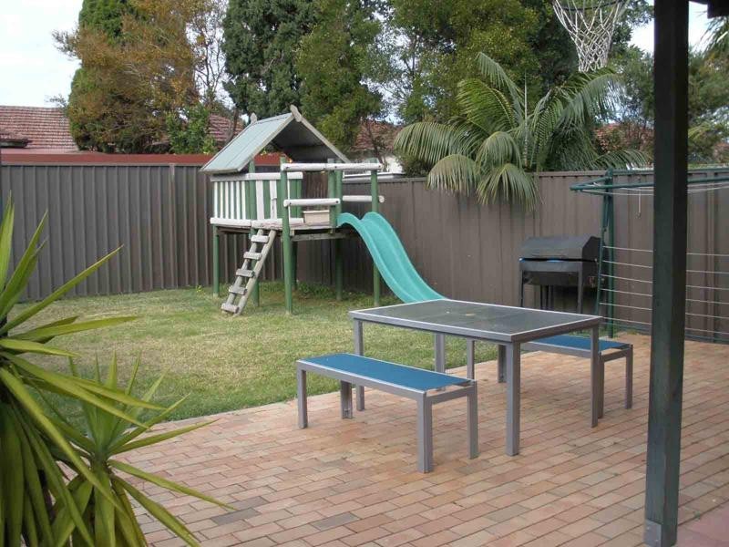 17 Flora Street, Mascot NSW 2020