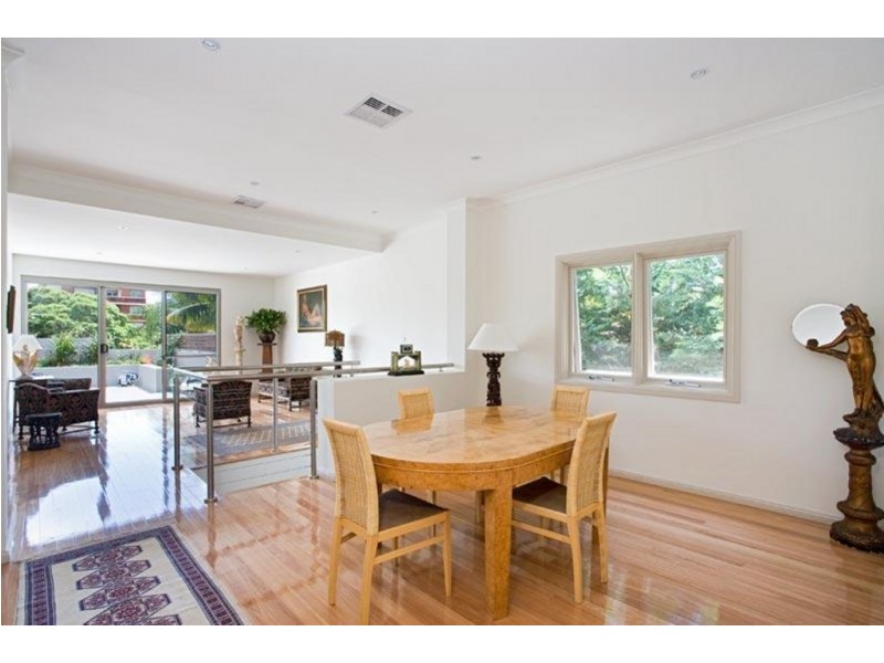 8 BRIGHTON ROAD, Coogee NSW 2034