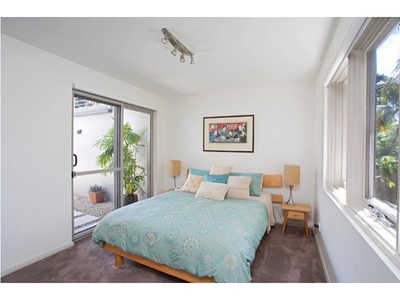 8 BRIGHTON ROAD, Coogee NSW 2034