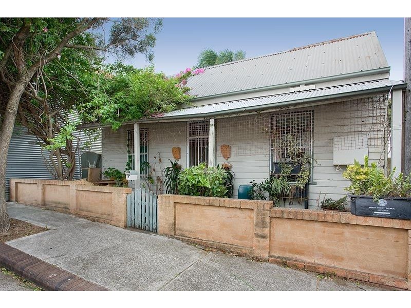 9 Young Street, Tempe NSW 2044
