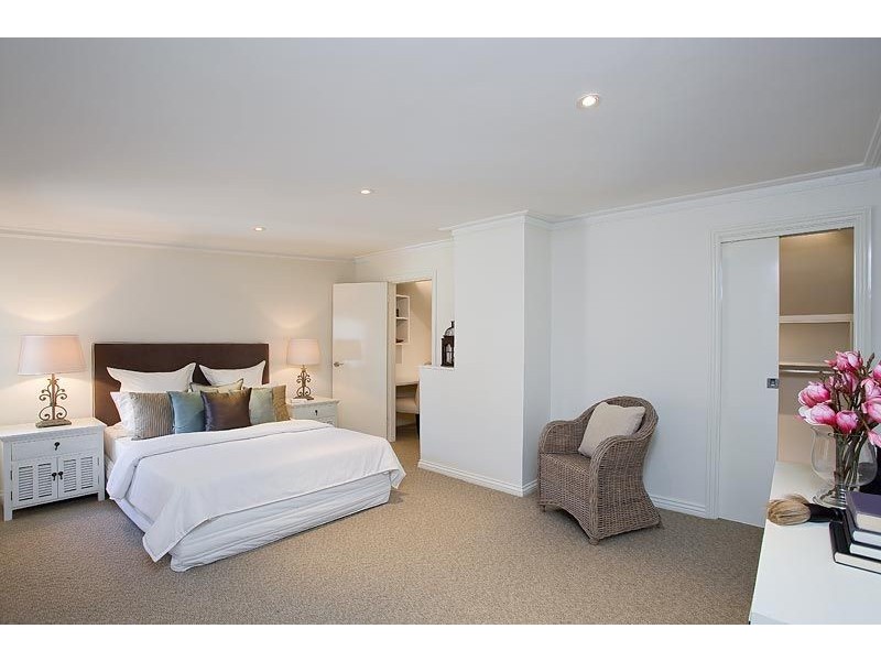 129 Edgecliff Road, Woollahra NSW 2025