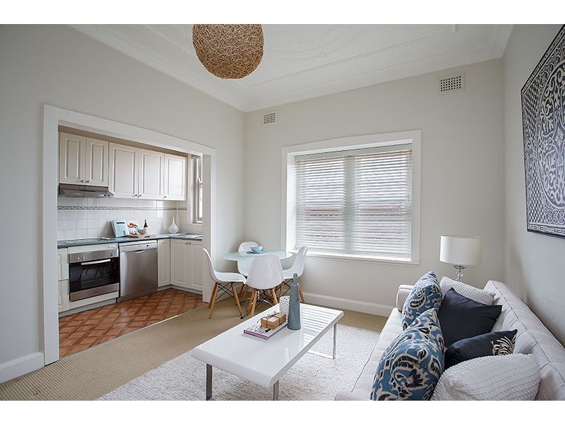 5/4 WOLSELEY ROAD, Coogee NSW 2034